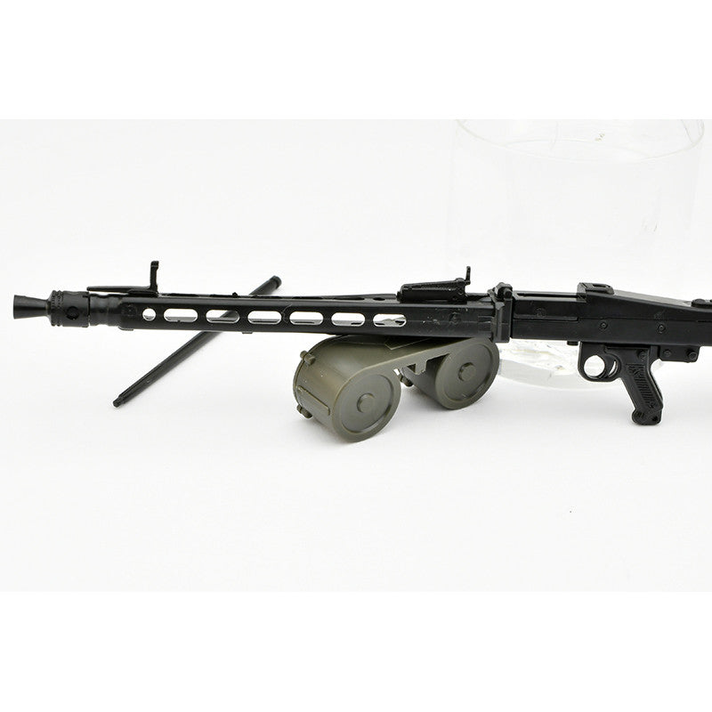 Tomytec 1/12 Scale Plastic Model : LittleArmory [LASW08] "Strike Witches ROAD to BERLIN" MG42S (Eila)